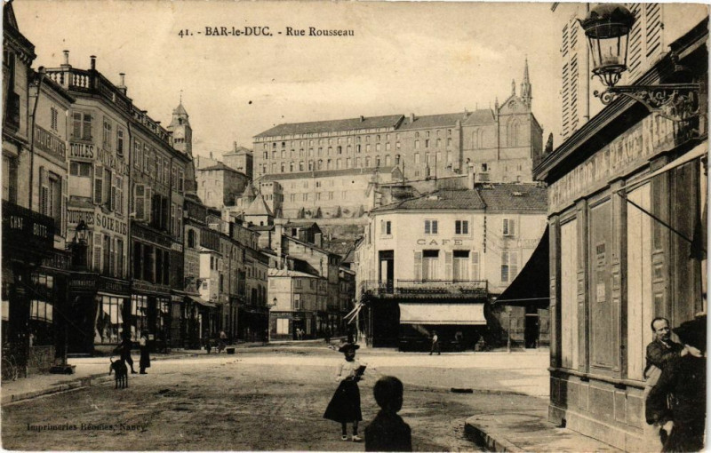 Carte postale ancienne Bar le Duc-Rue Rousseau à Bar-le-Duc