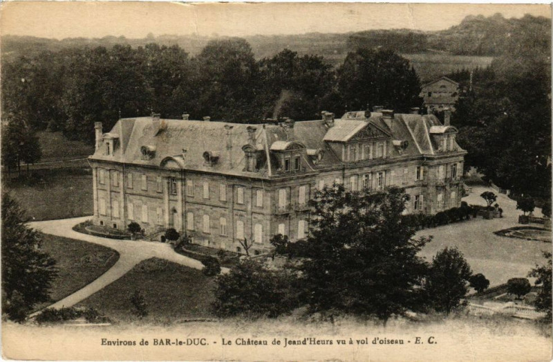 Carte postale ancienne Bar le Duc-Le Cháteau de Jeand Heurs vu á vol d'oiseau à Bar-le-Duc