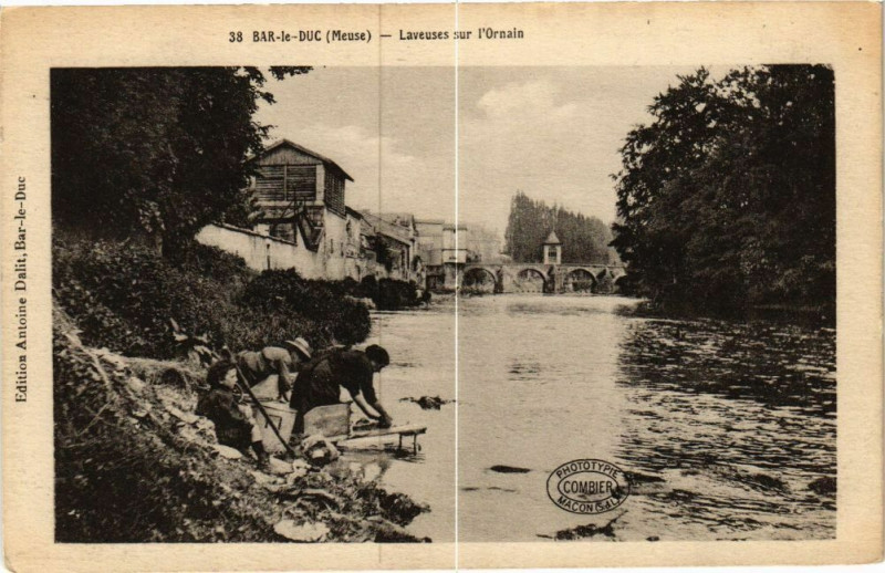 Carte postale ancienne Bar le Duc-Laveuses sur l'Ornain à Bar-le-Duc