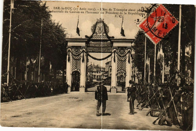 Carte postale ancienne Bar le Duc-L'Arc de Triomphe à Bar-le-Duc