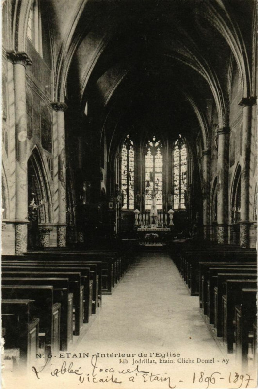 Carte postale ancienne Etain-Intérieur de l'Eglise à Étain