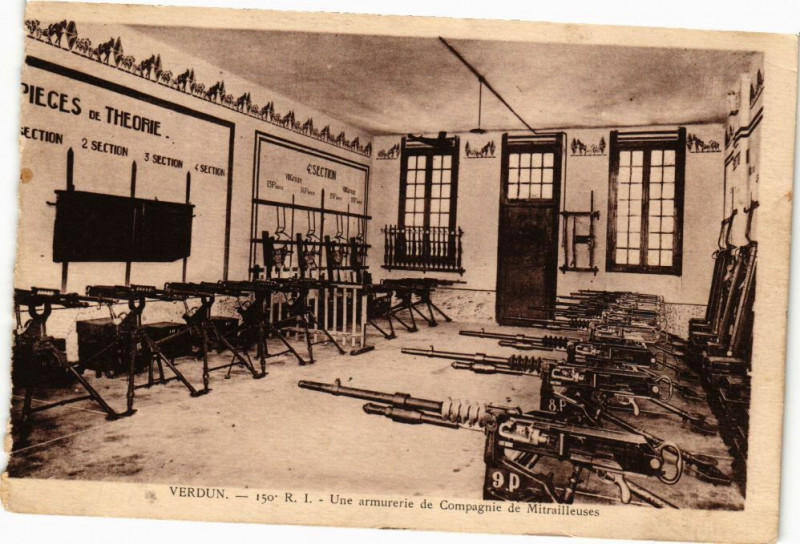 Carte postale ancienne Verdun-Une armurerie de Compagnie de Mitrailleuses à Verdun
