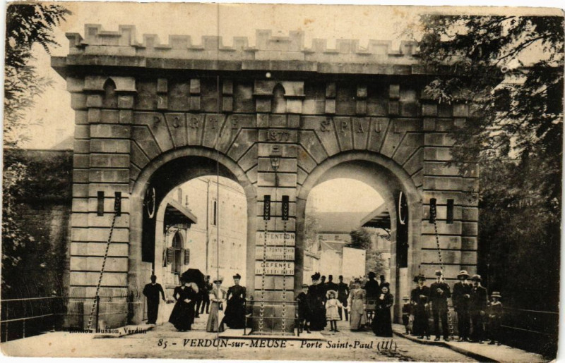 Carte postale ancienne Verdun sur Meuse-Porte Saint Paul à Verdun