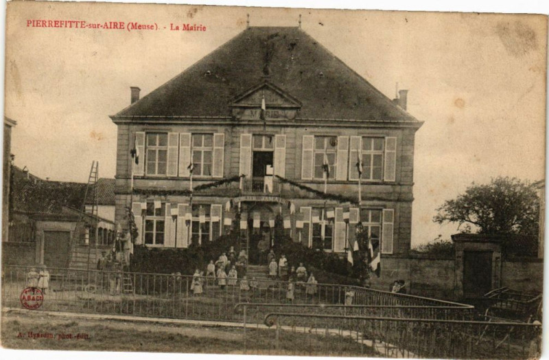 Carte postale ancienne Pierrefitte sur Aire-La Mairie à Pierrefitte-sur-Aire