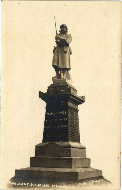 Carte postale ancienne Monument aux Morts de Mangiennes à Mangiennes