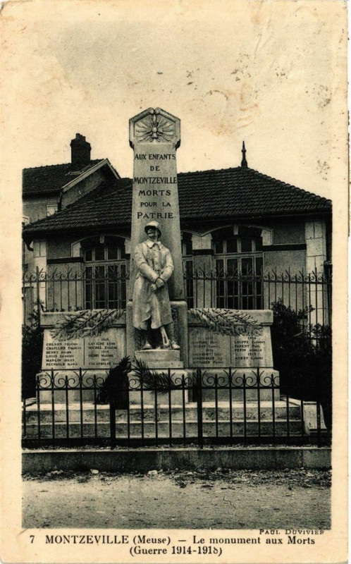 Carte postale ancienne Montzeville-Le Monument aux Morts à Montzéville
