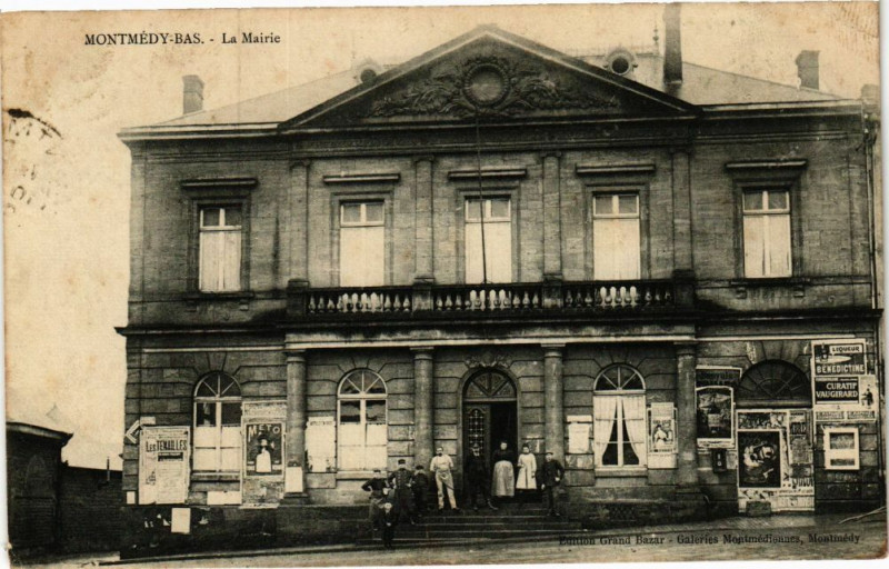 Carte postale ancienne Montmédy-La Mairie à Montmédy