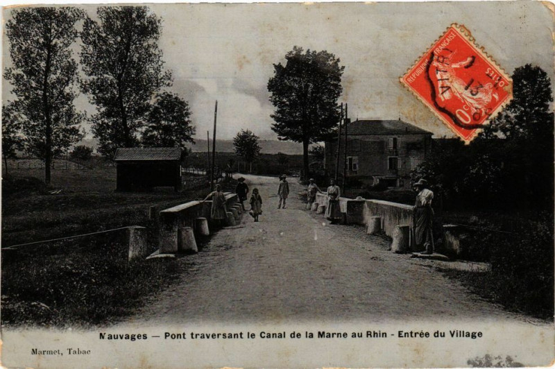 Carte postale ancienne Mauvages-Pont tranversant le Canal de la Marne au Rhin à Mauvages