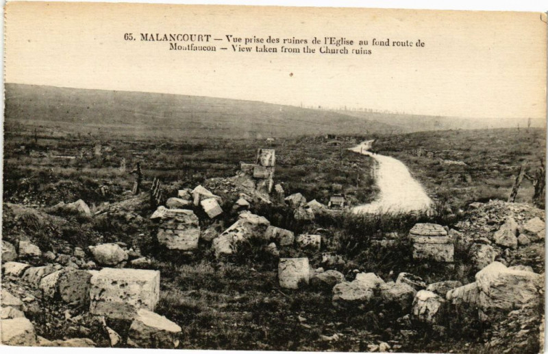 Carte postale ancienne Malancourt-Vue prise des ruines de l'Eglise au fond route à Malancourt