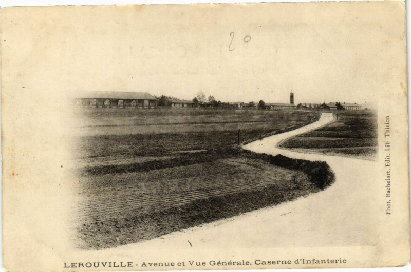 Carte postale ancienne Lerouville-Avenue et Vue générale-Caserne d'Infanterie à Lérouville