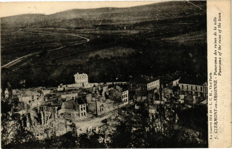 Carte postale ancienne Clermont en Argonne-Panorama des ruines de la ville à Clermont-en-Argonne