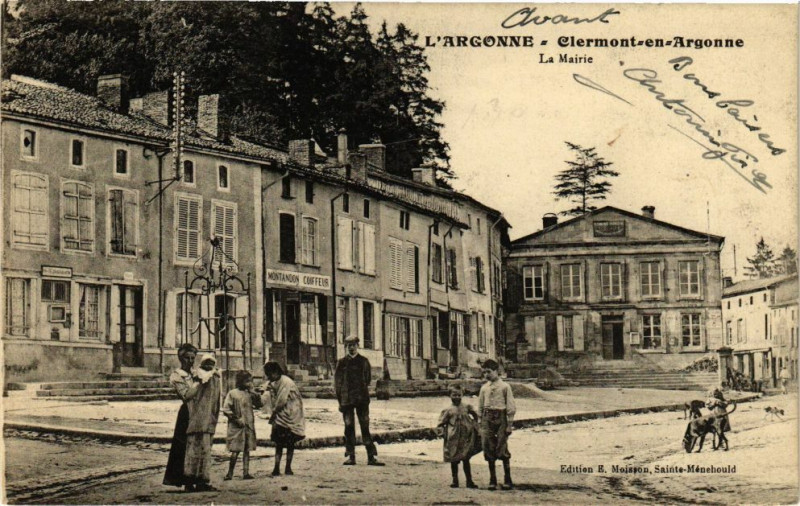 Carte postale ancienne Clermont en Argonne-La Mairie à Clermont-en-Argonne