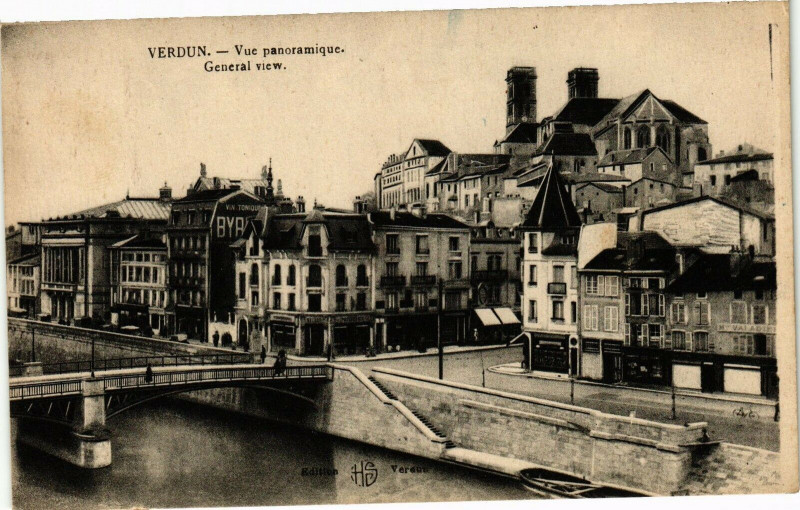 Carte postale ancienne Verdun-Vue panoramique à Verdun