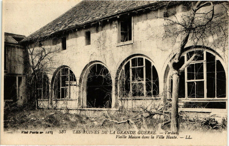 Carte postale ancienne Verdun-Vieille Maison dans la Ville Haute à Verdun