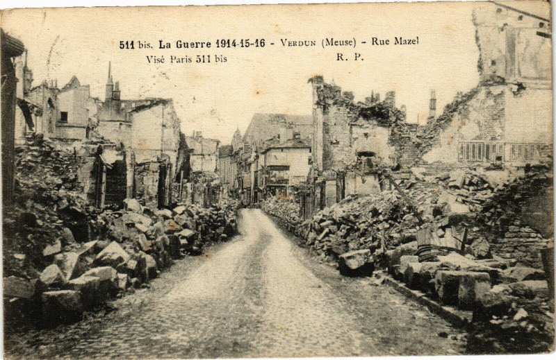 Carte postale ancienne Verdun-Rue Mazel à Verdun
