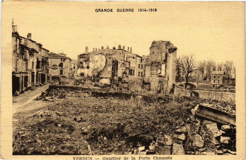 Carte postale ancienne Verdun-Quartier de la Porte Chaussée à Verdun