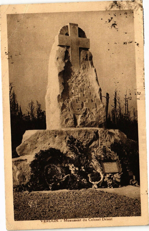 Carte postale ancienne Verdun-Monument du Colonel Driant à Verdun