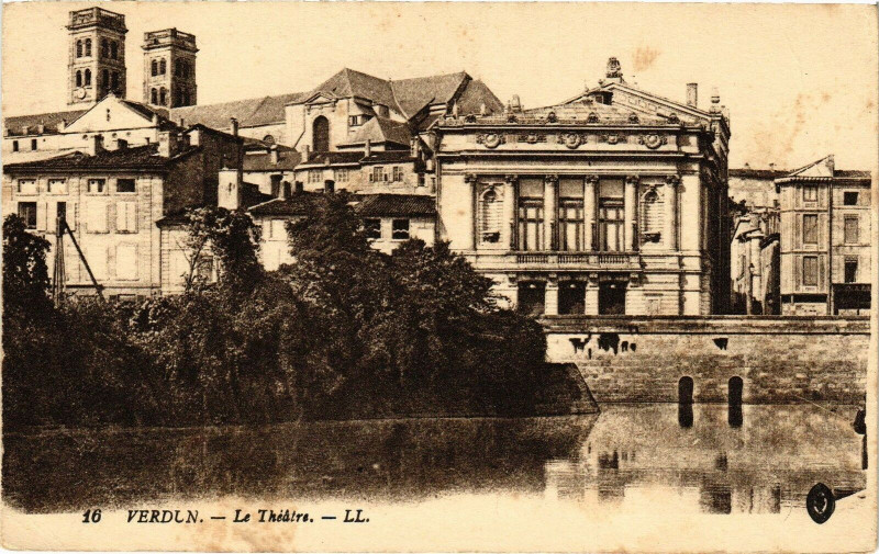 Carte postale ancienne Verdun-Le Théátre à Verdun
