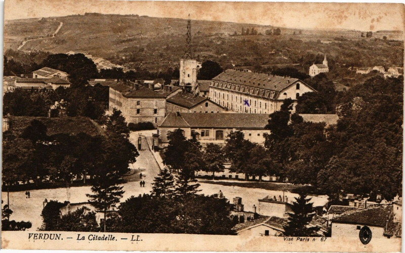 Carte postale ancienne Verdun-La Citadelle à Verdun