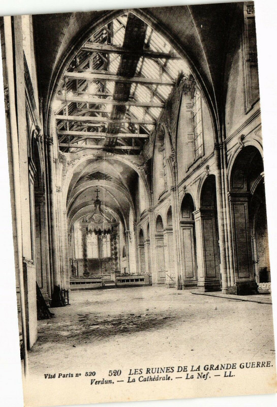 Carte postale ancienne Verdun-La Cathédrale à Verdun