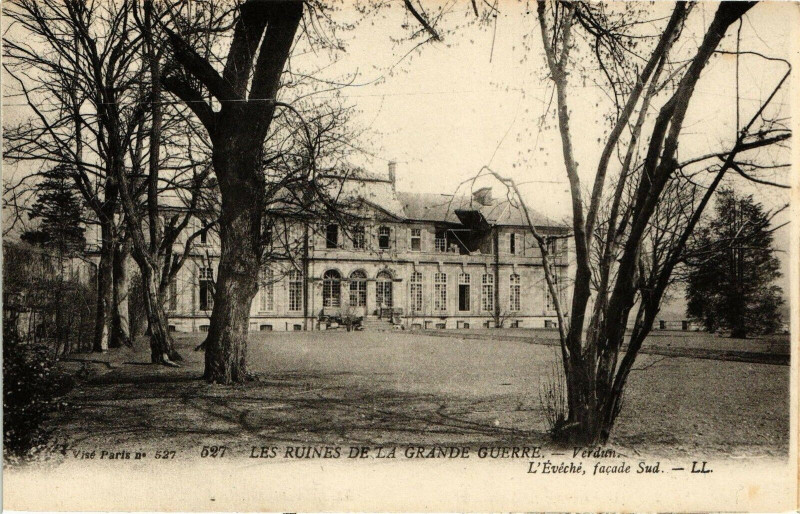 Carte postale ancienne Verdun-L'Evéché à Verdun