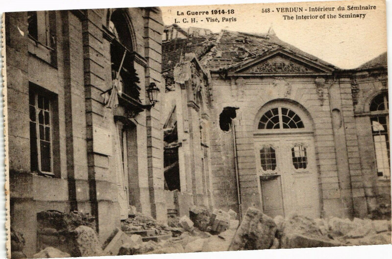 Carte postale ancienne Verdun-Intérieur du Séminaire à Verdun