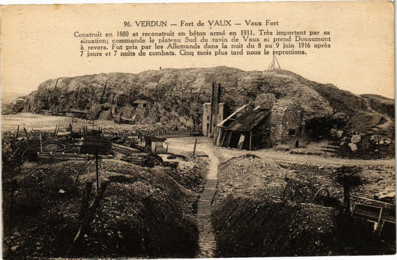 Carte postale ancienne Verdun-Fort de Vaux à Verdun