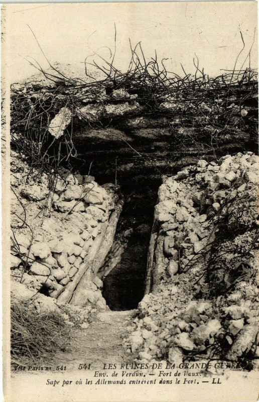 Carte postale ancienne Verdun-Fort de Vaux à Verdun