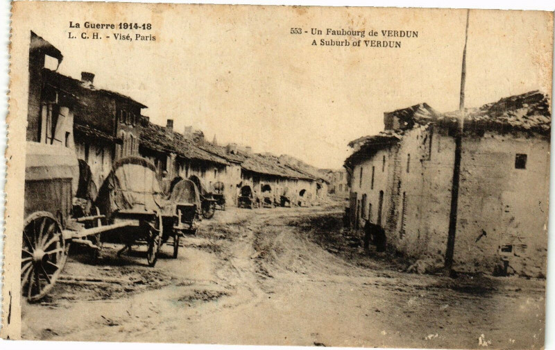 Carte postale ancienne Un Faubourg de Verdun à Verdun