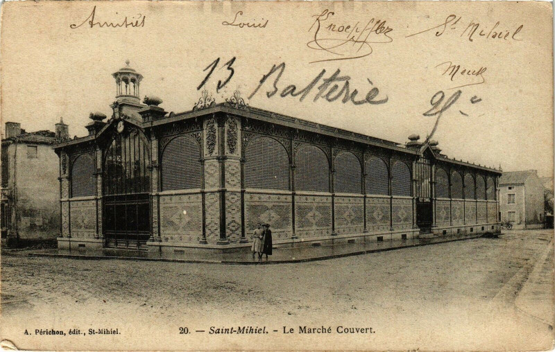 Carte postale ancienne Saint Mihiel-Le Marché Couvert à Saint-Mihiel