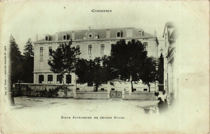Carte postale ancienne Commercy-Ecole Supérieure de Jeunes Filles à Commercy