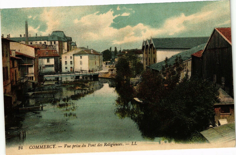 Carte postale ancienne Commercy-Vue prise du Pont des Religieuses à Commercy
