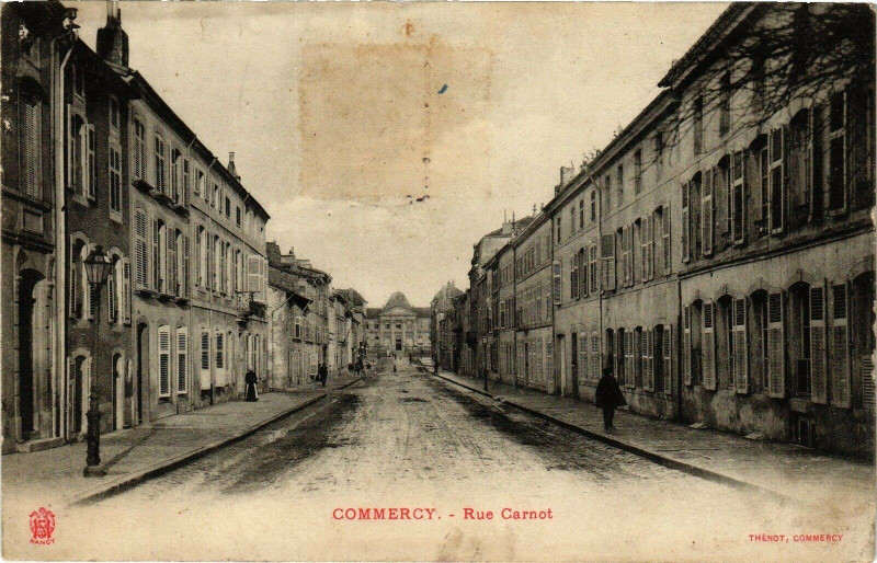 Carte postale ancienne Commercy-Rue Carnot à Commercy