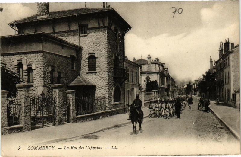 Carte postale ancienne Commercy-La Rue des Capucins à Commercy