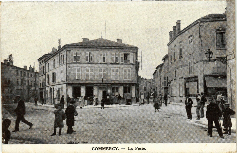Carte postale ancienne Commercy-La Poste à Commercy
