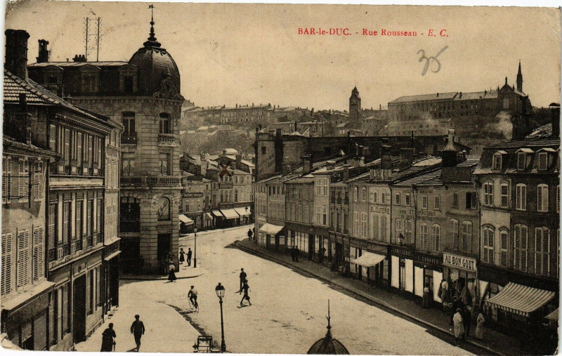 Carte postale ancienne Bar le Duc-Rue Rousseau à Bar-le-Duc