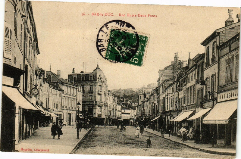 Carte postale ancienne Bar le Duc-Rue Entre Deux Ponts à Bar-le-Duc