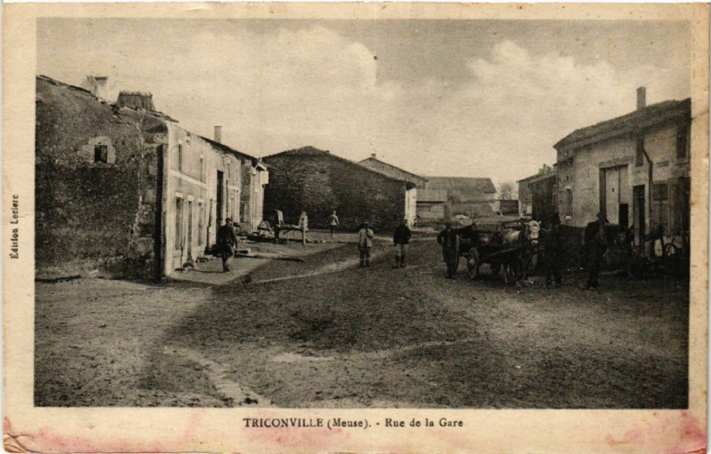 Carte postale ancienne Triconville-Rue de la Gare