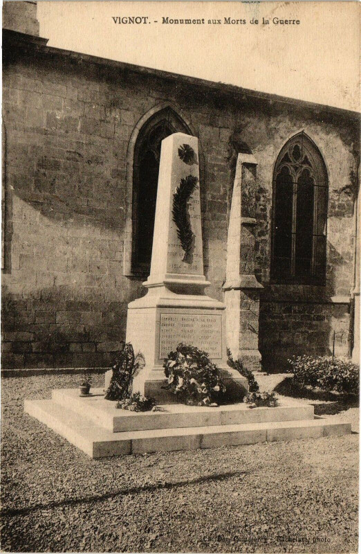 Carte postale ancienne Vignot-Monument aux Morts de la Guerre à Vignot