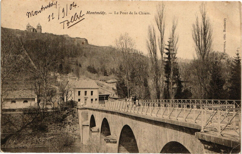 Carte postale ancienne Montmédy- Le Pont de la Chiers à Montmédy