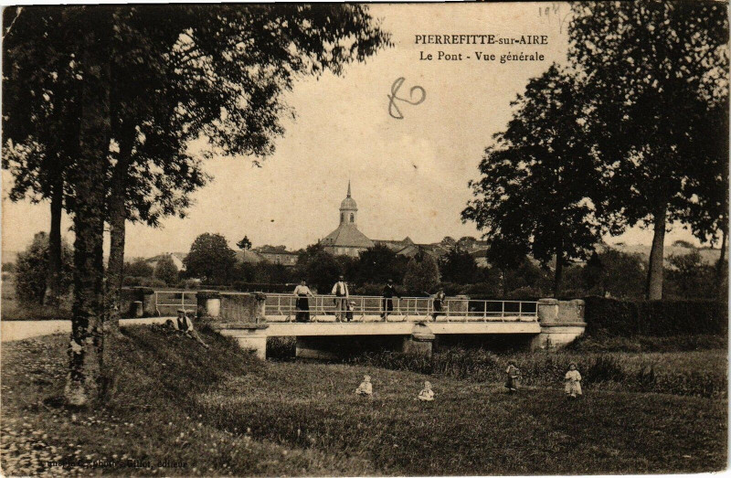 Carte postale ancienne Pierrefitte-sur-Aire - Le Pont - Vue générale à Pierrefitte-sur-Aire