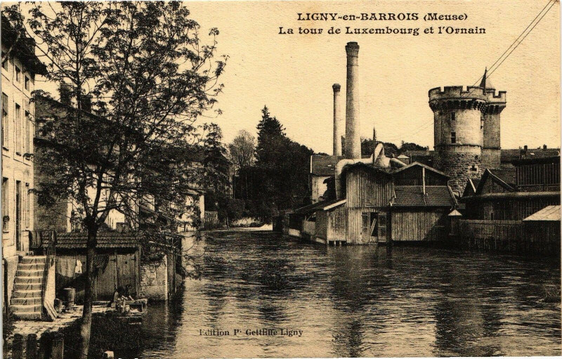 Carte postale ancienne Ligny-en-Barrois (Meuse) La tour de Luxembourg et l'Ornain à Ligny-en-Barrois