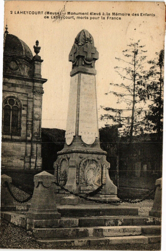 Carte postale ancienne Laheycourt (Meuse) -Monument élevé á la Mémorie des Enfants ... à Laheycourt