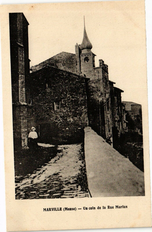 Carte postale ancienne Marville (Meuse) - Un coin de la Rue Marins à Marville