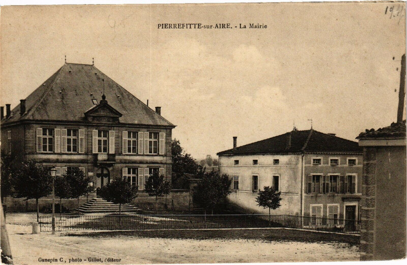 Carte postale ancienne Pierrefitte-sur-Aire - La Mairie à Pierrefitte-sur-Aire