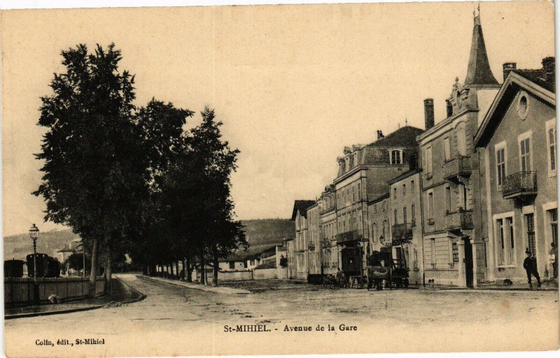Carte postale ancienne Saint-Mihiel - Avenue de la Gare à Saint-Mihiel