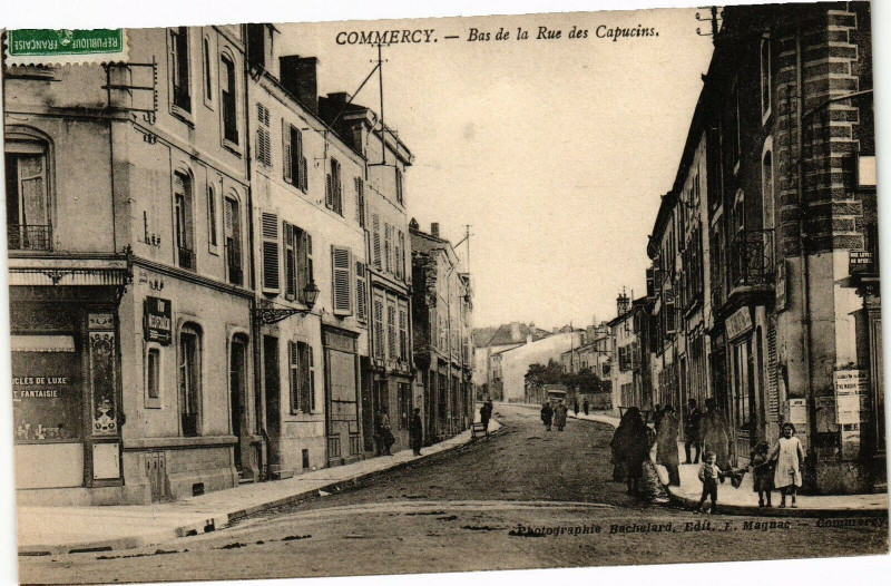 Carte postale ancienne Commercy - Bas de la Rue des Capucins à Commercy
