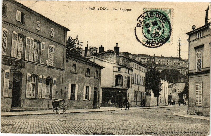 Carte postale ancienne Bar-le-Duc - Rue Lapique à Bar-le-Duc
