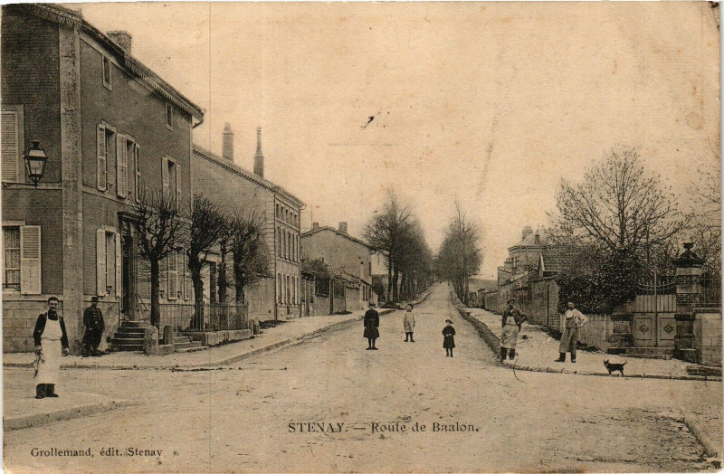 Carte postale ancienne Stenay - Route de Baalon à Stenay