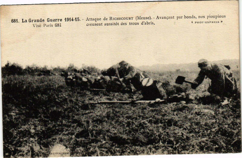 Carte postale ancienne La Grande Guerre 1914-15 -Attaque de Richecourt (Meuse) -Avancant... à Richecourt